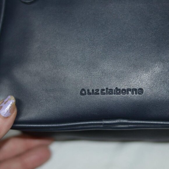 Liz Claiborne Crossbody Organizer - Picture 4 of 11